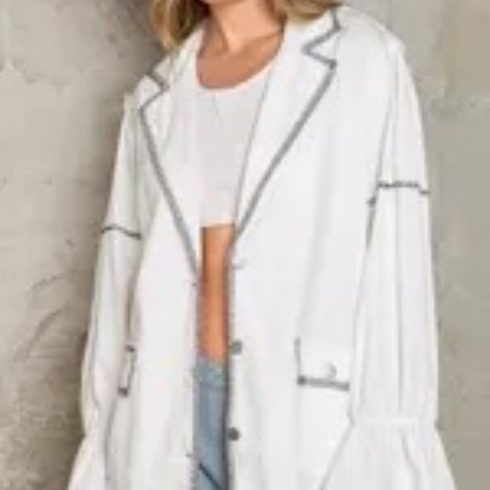 POL off white oversized blazer/shacket with top stitching detail - Picture 2 of 9